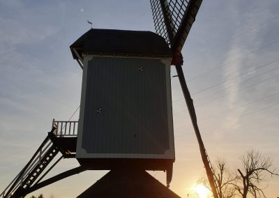 De molen bij zonsopkomst